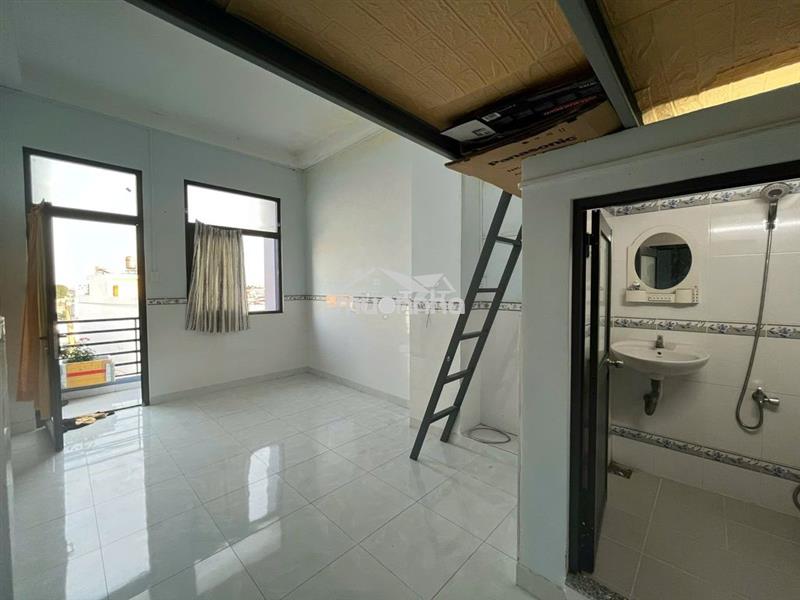 Chính chủ phòng trọ giá rẻ 30m2 bancol cách huflit cvpm quang trung 5p