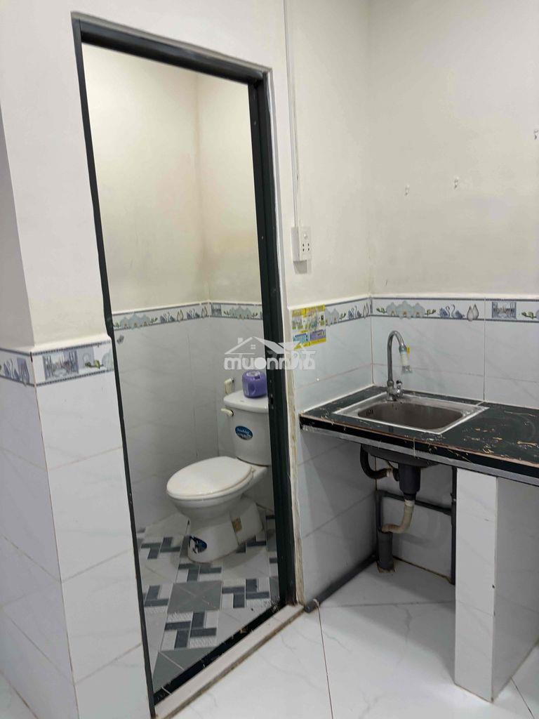 Nhà cho thuê nguyên căn (nhỏ) giá 3tr điện nước chính gần trường tnmt - 4