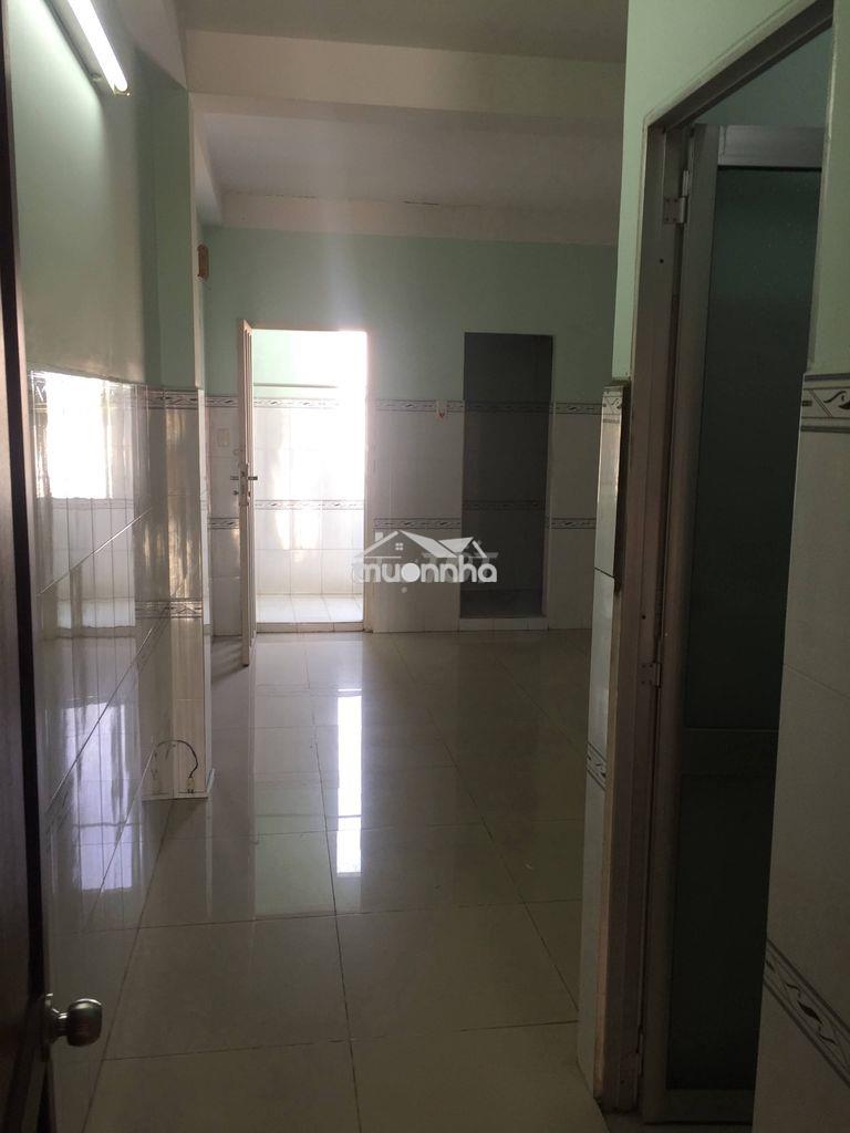 Phòng gần ngã tư trung chánh ql22