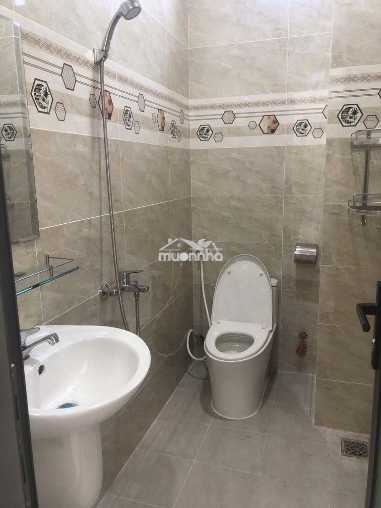Cho thuê căn hộ 40m2, tầng trệt phòng mới đẹp, có sân sau, có nội thất - 2