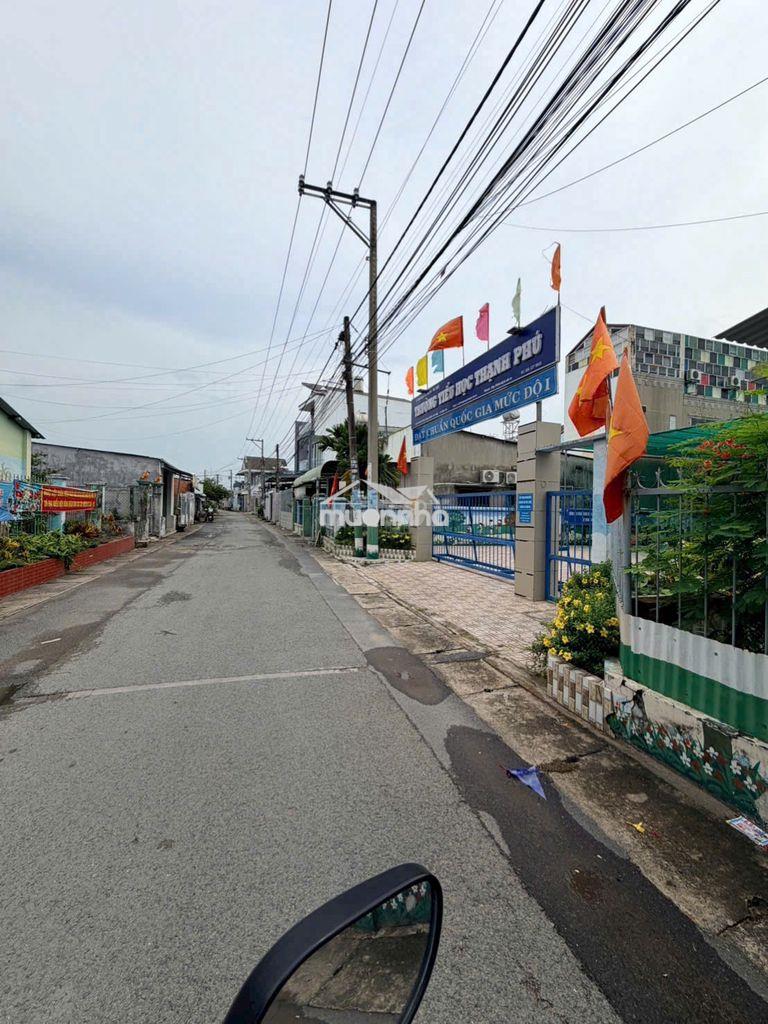 Bán gấp đất sổ riêng thổ cư 100% ngay trường tiểu học thạnh phú - 3
