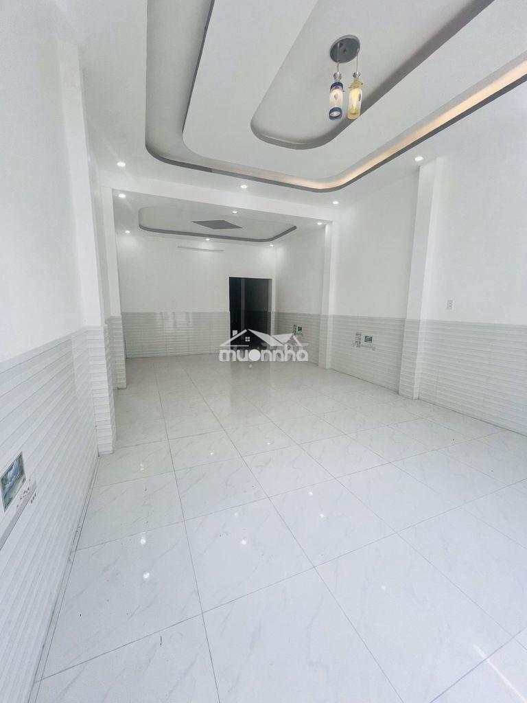 Chủ bán gấp nhà 2 mặt tiền, 5 pn, sổ hồng riêng đã hoàn công chính chủ