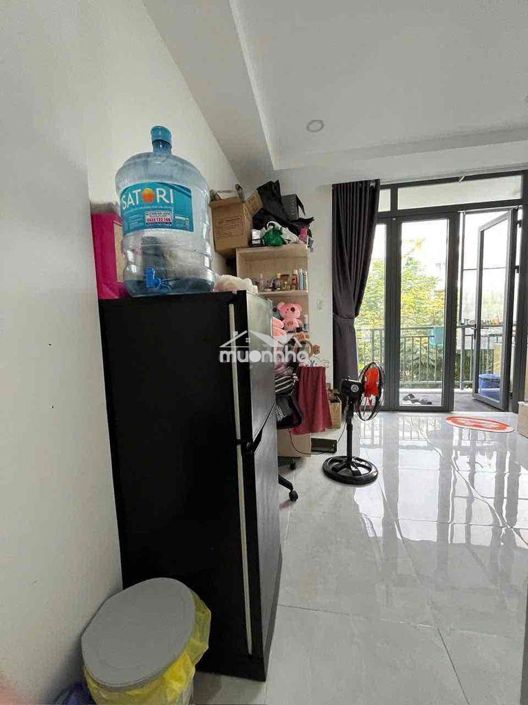 Ngay cổng trường văn lang - Ảnh 4