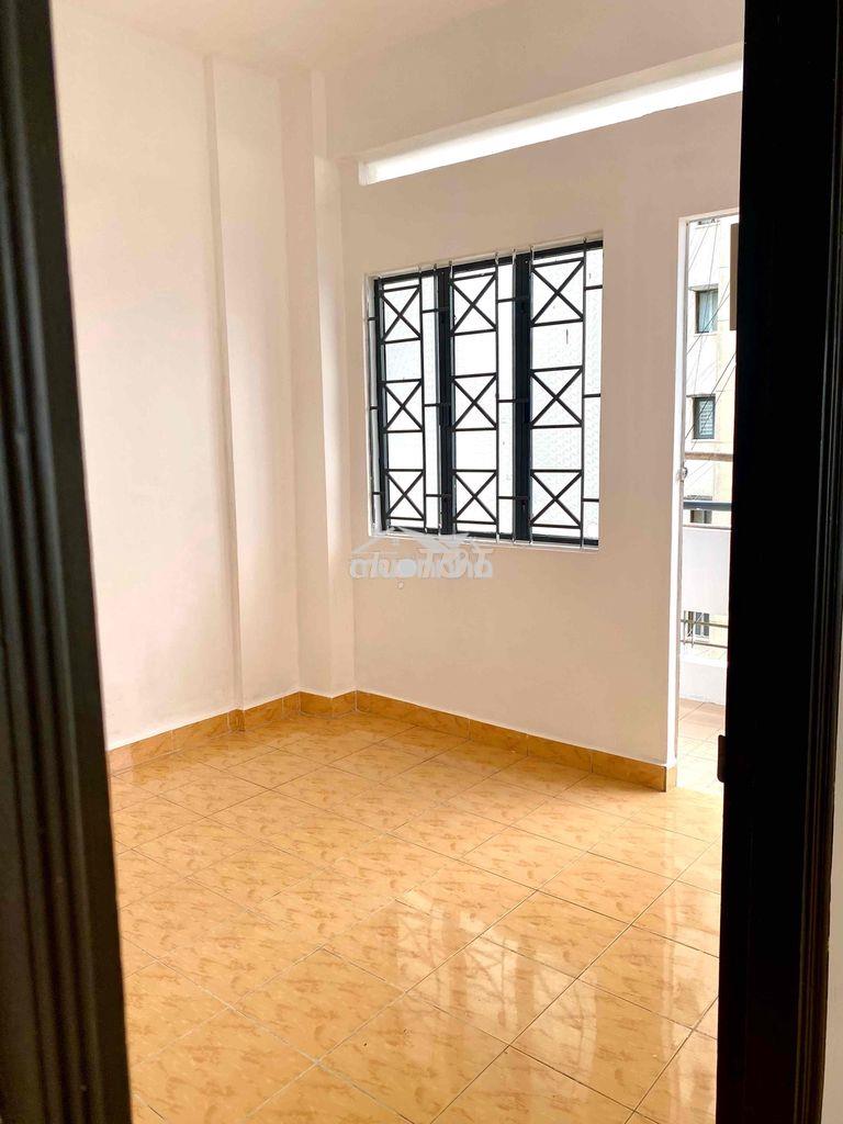 Chung cư thang máy ,sổ hồng riêng lâu dài. 2 pn, 2 wc - 2