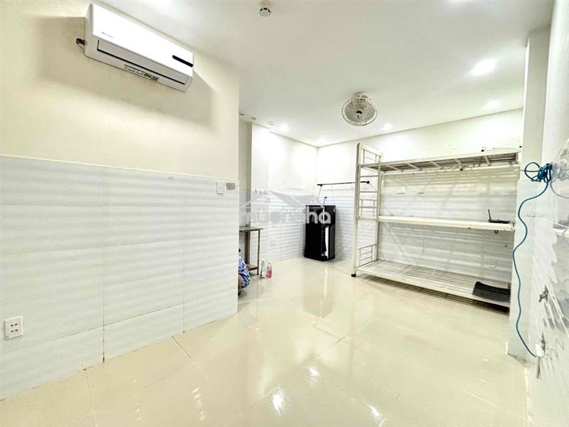 Đi bộ tới tdt full nội thất bao hết chi phí ở được 4-5ng gần rmit
