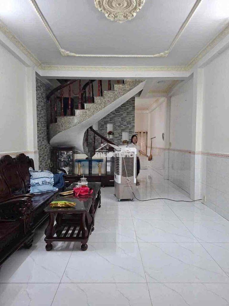 Cho thuê nhà trệt lầu đường lê văn mầm
