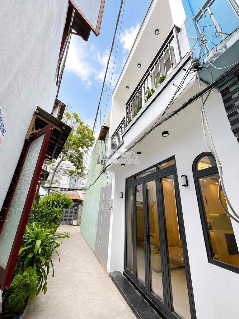 Nhà đẹp hẻm 2174 - mới toanh cách hẻm xe hơi vài bước chân