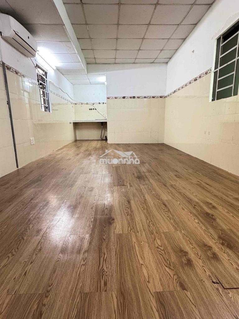 Phòng trọ - sẵn máy lạnh