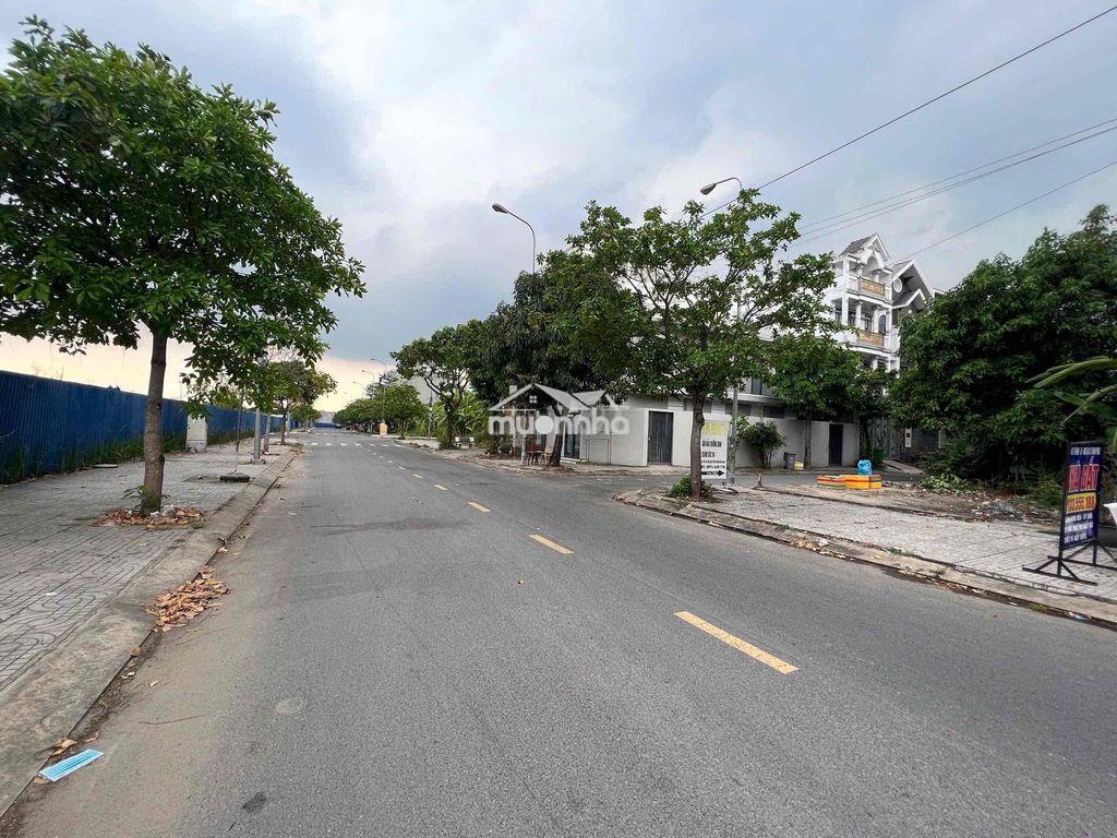 Nhà góc 2 mặt tiền kdc đào sư tích, nhà bè đẹp nhất khu đào sư tích. - 4