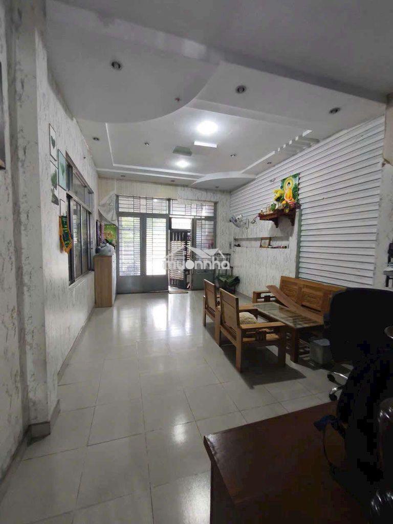 Nhà lầu gần ngã tư 550 giá 7 triệu 500 - 4