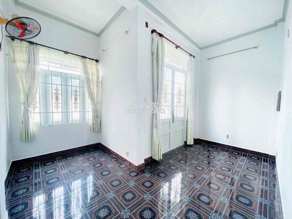 Bán gấp nhà 1 trệt 1 lầu diện tích đẹp hẻm ba gác - 2