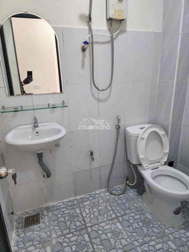 Cho thuê nhà trung mỹ tây q12 1lầu 2pn 2wc giá 7tr tl mới keng giáp gv - 3