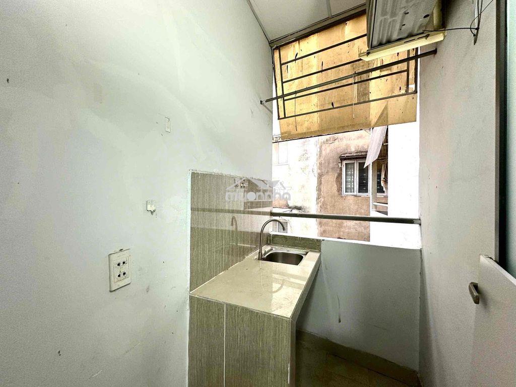 Studio ban công tách bếp có thang máy ngay vòng xoay lý thái tổ - 4