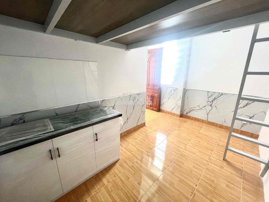 Mới xây 2 phòng gác - cửa sổ mới toanh - 2