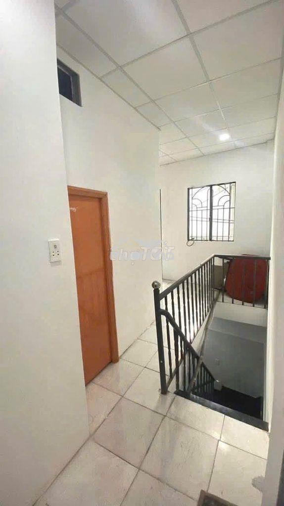 Cho thuê nhà thoại ngọc hầu 4 x 10m đúc 1 lầu 3 pn , 2 wc . - 3