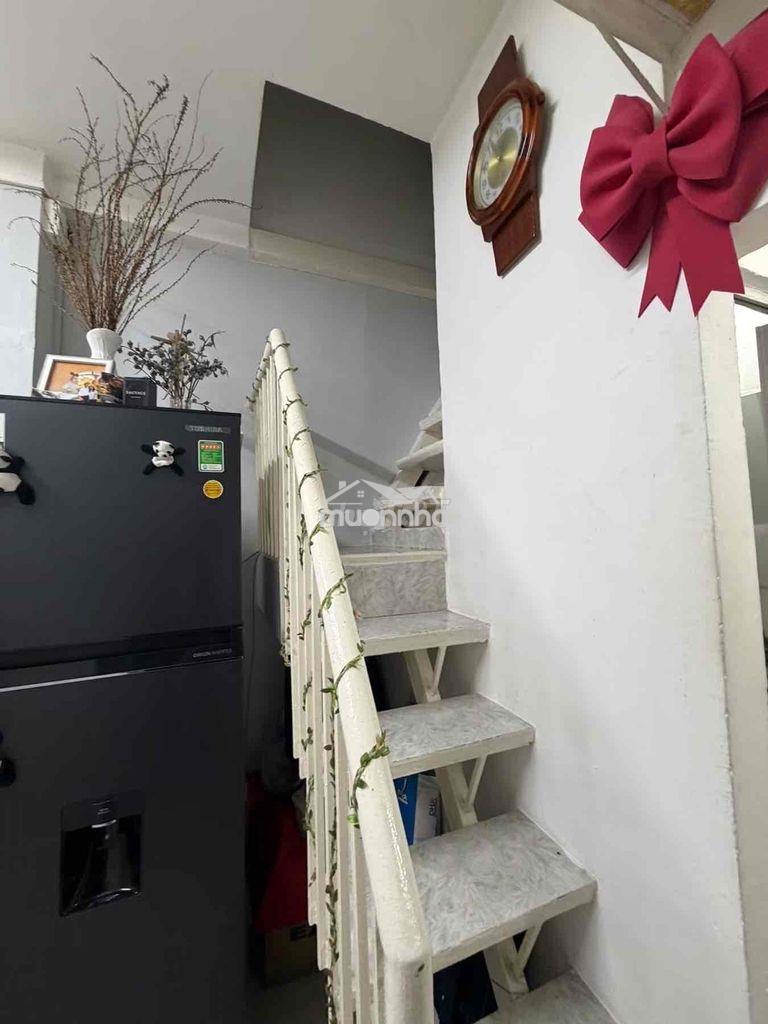 Chỉ 3tỷ có hộ khẩu q10 - 2tầng vĩnh viễn - vuông vức nhỏ xinh - 3