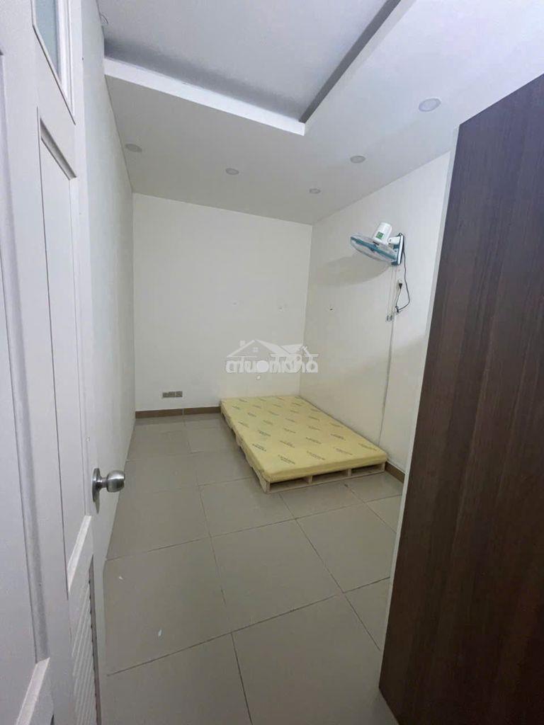 Chính chủ cho thuê phòng chung cư era town đức khải
