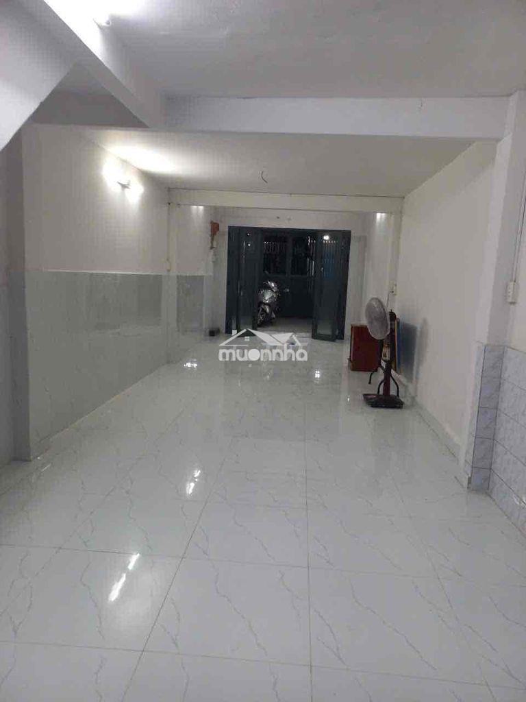 Cho thuê mặt bằng tầng trệt q11 - 2