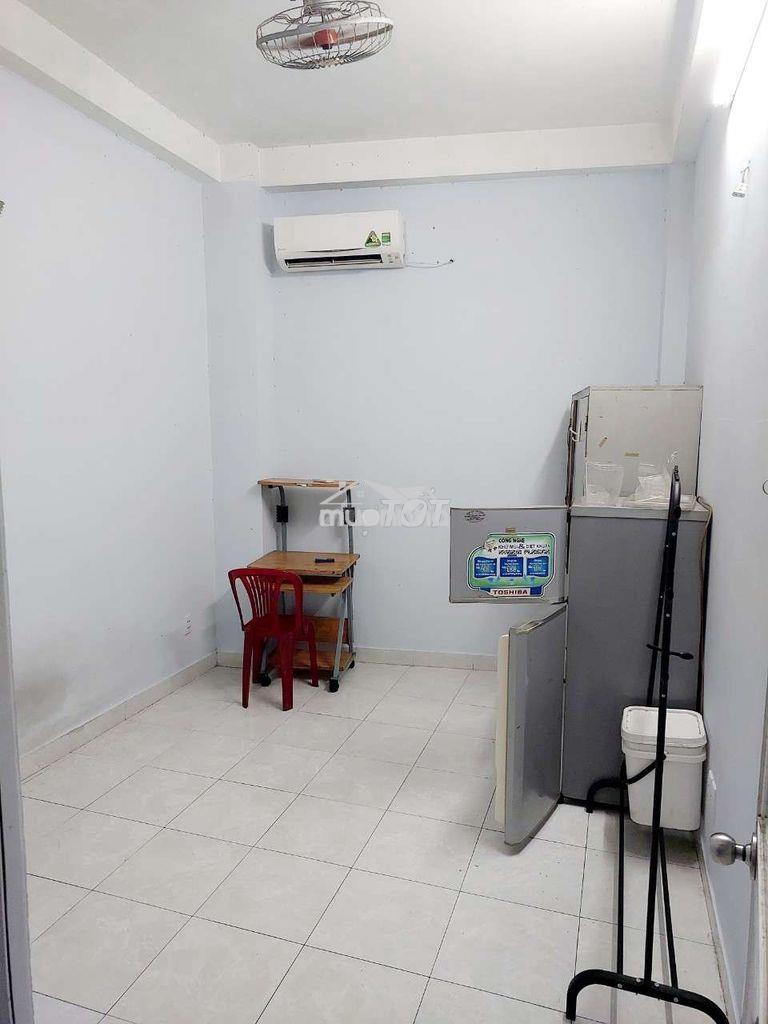 Cho thuê phòng q10.rộng rãi thoải mái.cửa sổ.fuff nội thất 3tr1 - 3