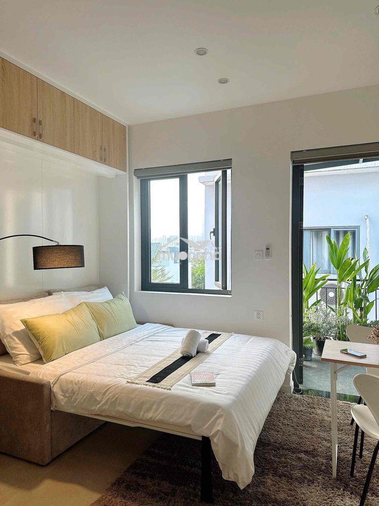 Cho thuê căn studio cửa sổ ban công gần nhà ga t3-etown cộng hoà