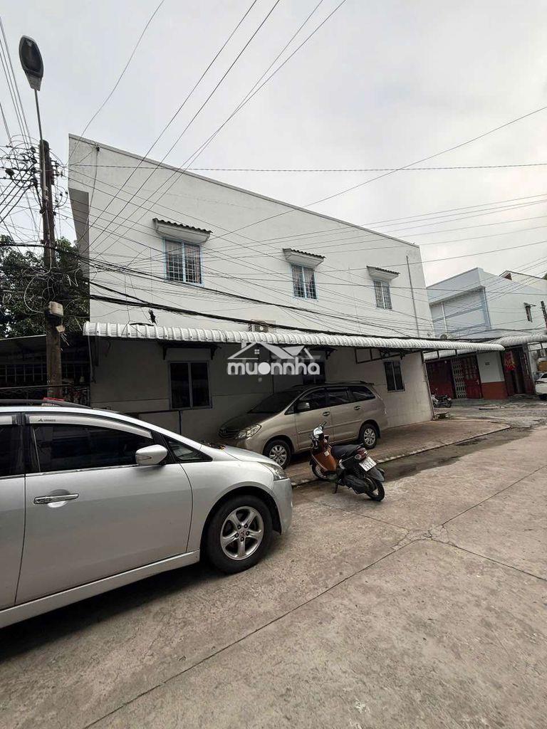 Bán gấp nhà 1 trệt 1 lầu - dt 5x12m - sàn 120m2 - có sân đậu ô tô - 3