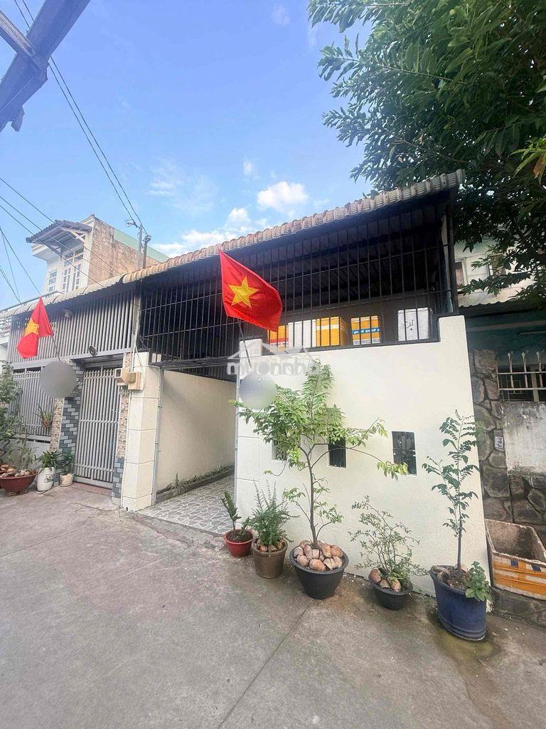 Hàng hiếm nhà ngang 5.5m đường nhựa ô tô ngay phạm văn đồng