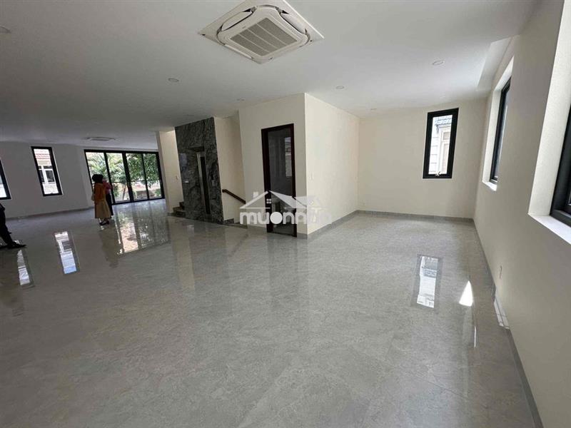 Cho thuê căn biệt thự nguyên căn 10x20m nhà mới xây tại kđt him lam q7
