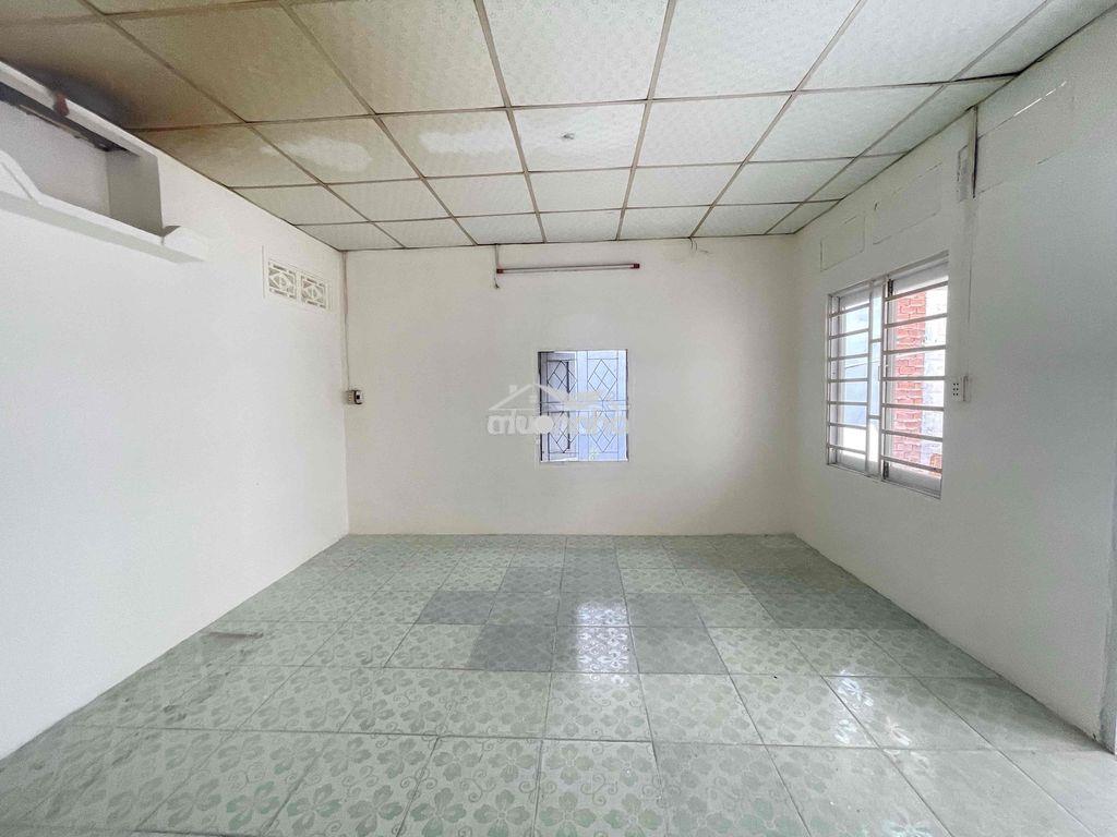 Cho thuê 100m2 đường gò dưa nhà cấp 4 giá 6.5 tr - 2