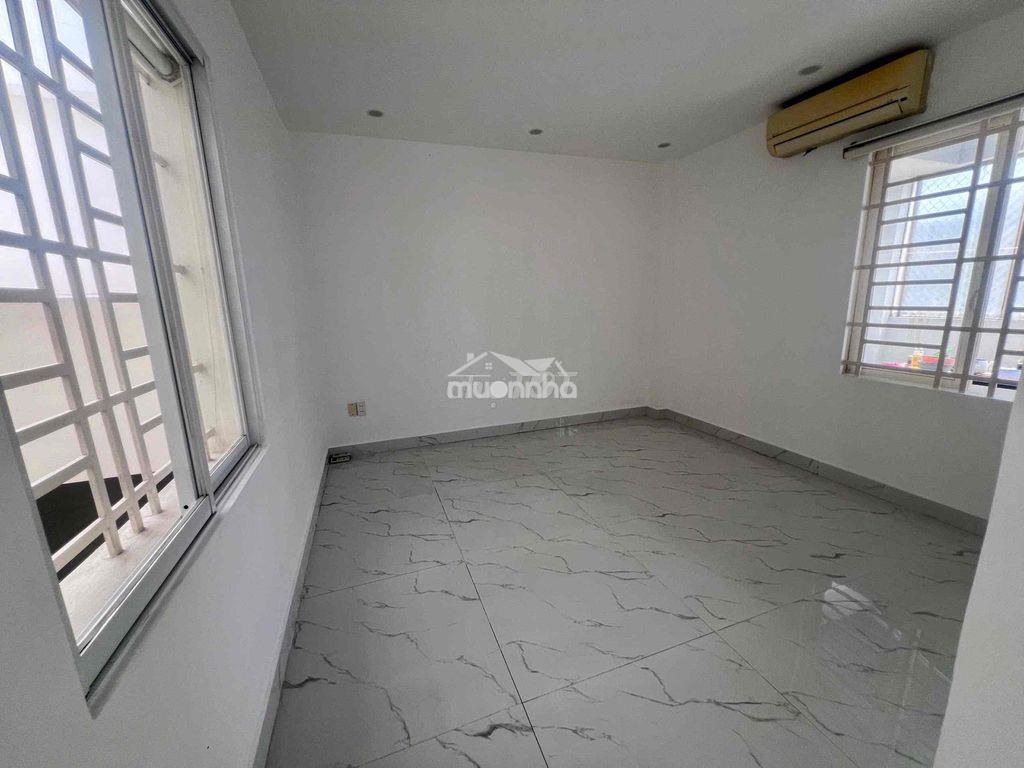 Cho thuê nguyên tầng 3 - nhà mặt tiền - 2 phòng - 2 wc - ban công - 4