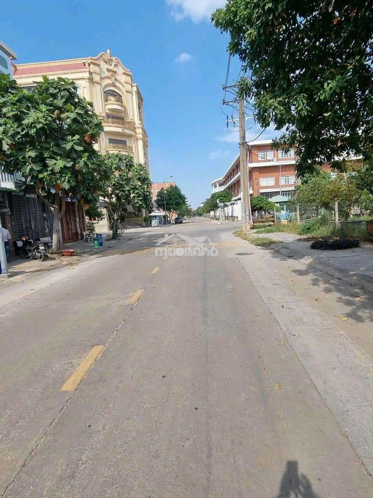 Nhà 3 tấm trung tâm hành chính dĩ an  - 4