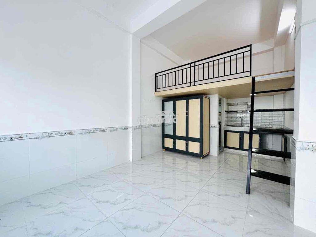 Cho thuê phòng rộng ở được 3,4 người - gác cao - thang máy - 4