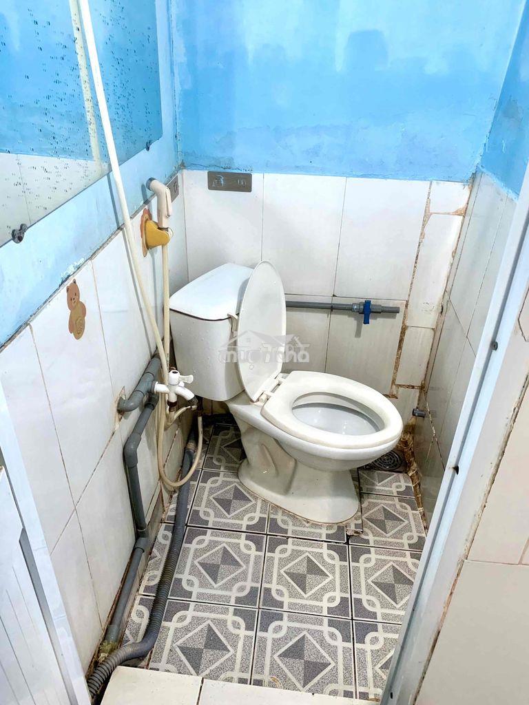 Phòng trọ 16 m2 có gác lững giờ giấc tự do - 3