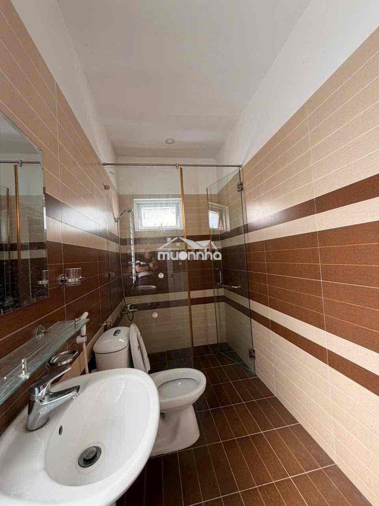 Nhà 3 phòng ngủ 9x7 chử đồng tử. hẻm xe hơi - 4