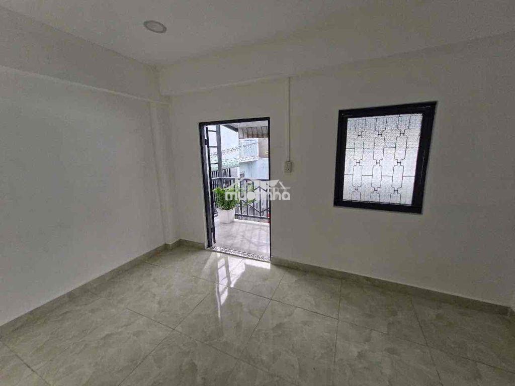 Nhà 2 tầng ngay ngã tư linh xuân thủ đức - 2