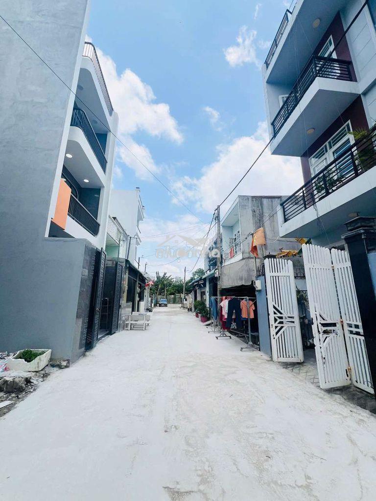 Nhà mới 3 tầng vừa giảm, mua có lời - 4,4 x 13,7 - gần vinhome - 2