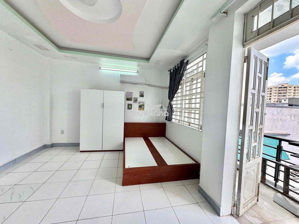 Phòng ban công nhiều ánh sáng giá rẻ - Ảnh 2