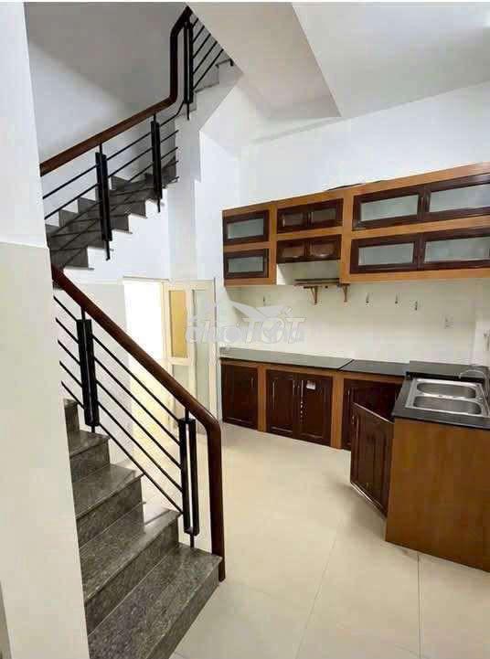 Cho thuê nhà nguyên căn. đường ni sư sư huỳnh liên. p 10.q.tân bình - 2