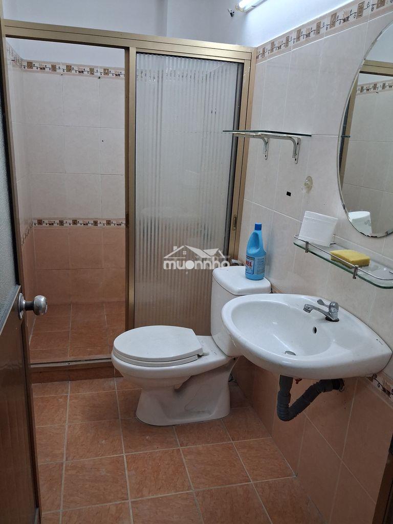 Trương quốc dung.dt 4m×15m,nhà trệt,có sân.