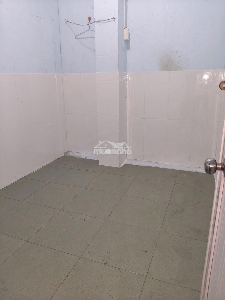 Phòng tại 202/48( số cũ 318/75) phạm văn hai - 2