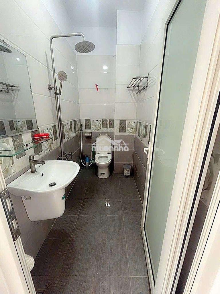 Cho thuê nhà gía rẻ 2pn 2wc 4.5tr