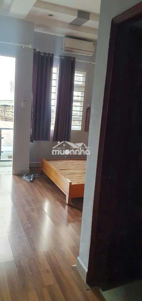 Cho thuê nguyên căn nhà 2 lầu, sạch sẻ có nội thất