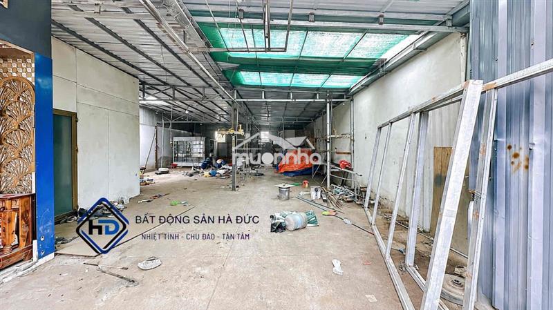 Xưởng 200m mặt tiền đường 20m sẵn điện 3 pha
