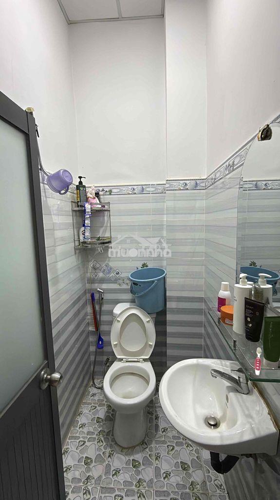 🔥 Nhà 2 tầng - 2pn 2wc hẻm xe hơi 6m thông bà hom - quận 6 chỉ 4.2 tỷ. - 4