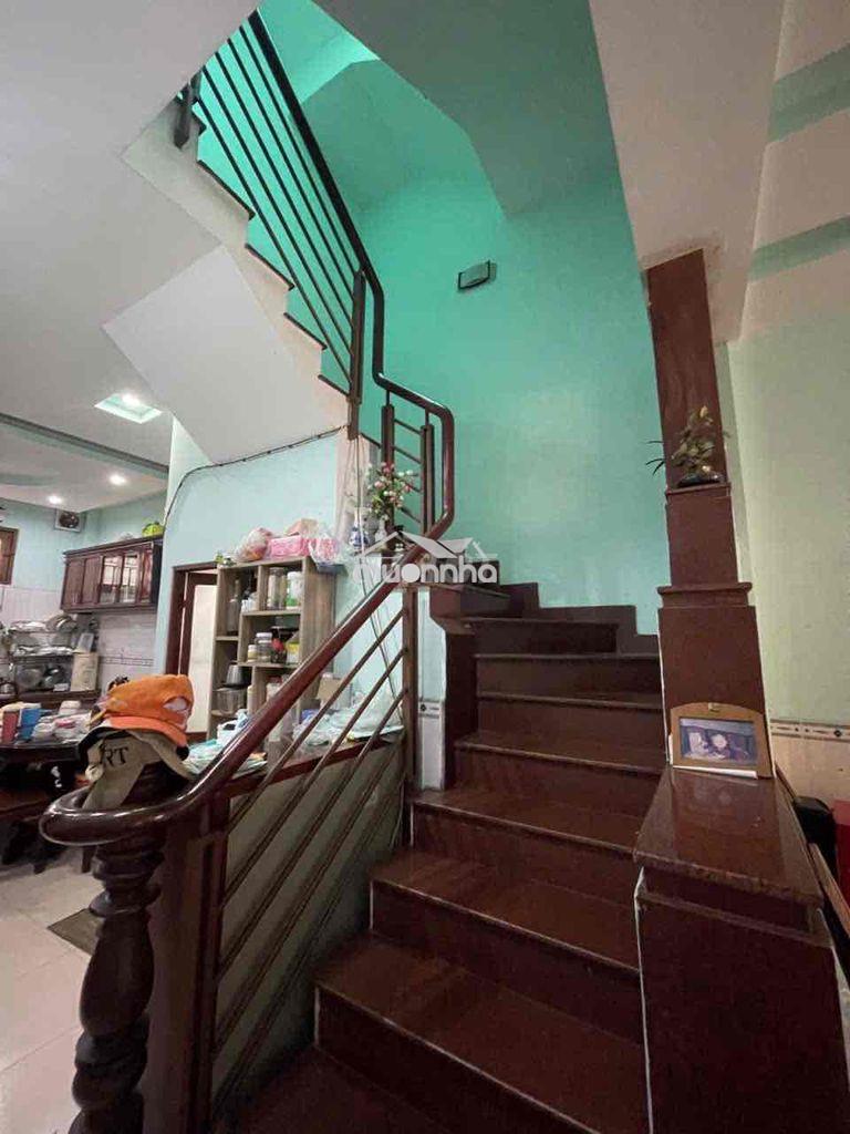 Chủ bán gấp nhà hẻm xe tăng - lý thường kiệt - 60m2 - 3 tầng chỉ 8 tỷ - 3
