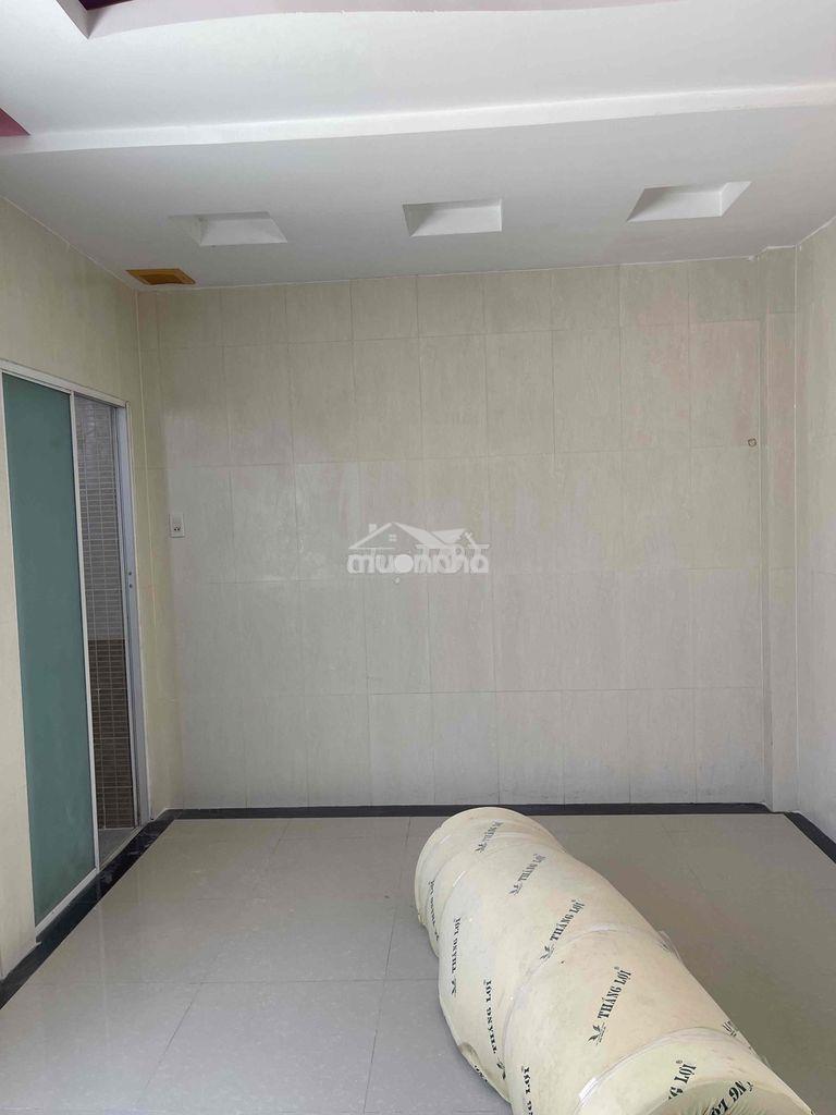 Cho thuê nhà 1trệt 2 lầu 3 pngủ , 3 vệ sinh 1 phòng bếp , 1 phòng kh - 2