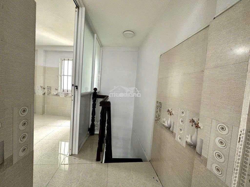 Nhà mới đẹp xinh, 2pn, dt sử dụng 75m2, 3tầng  chỉ 8tr - 2