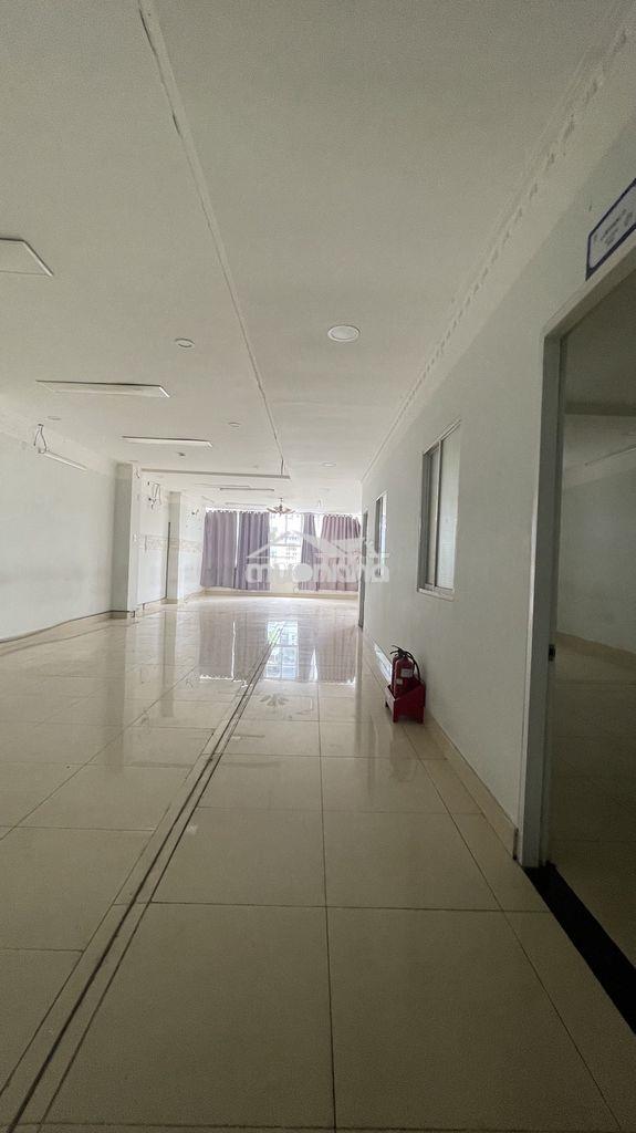 Cho thuê nhà dt. 8 x 25m 1 trệt 2 lầu sân thượng. - 3