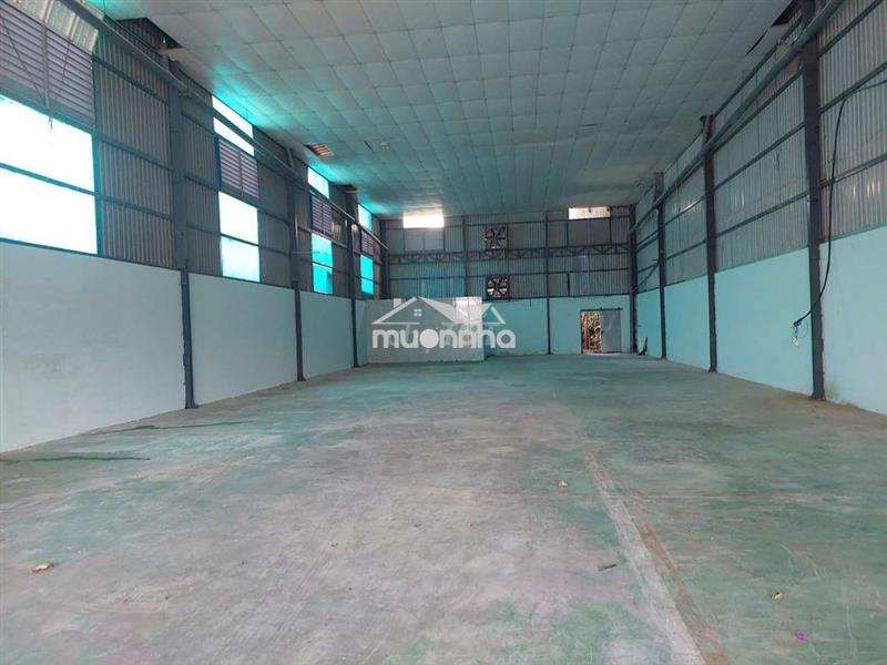 Cho thuê kho xưởng 450m2.đường xe tải.trần la phông,gần cầu bình phước