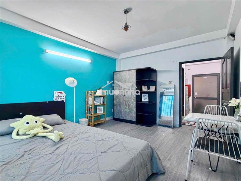 Chính chủ cho thuê căn hộ 1 phòng ngủ ban công tách bếp ngay quận 1