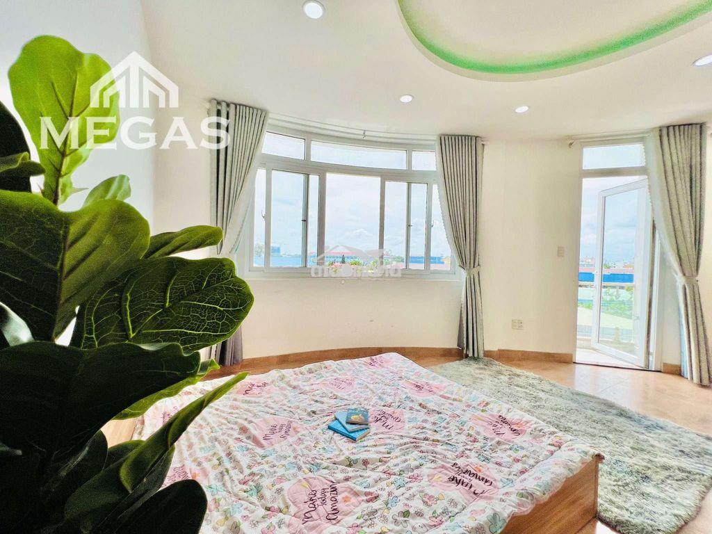 Phòng rộng đầy đủ nội thất - 3